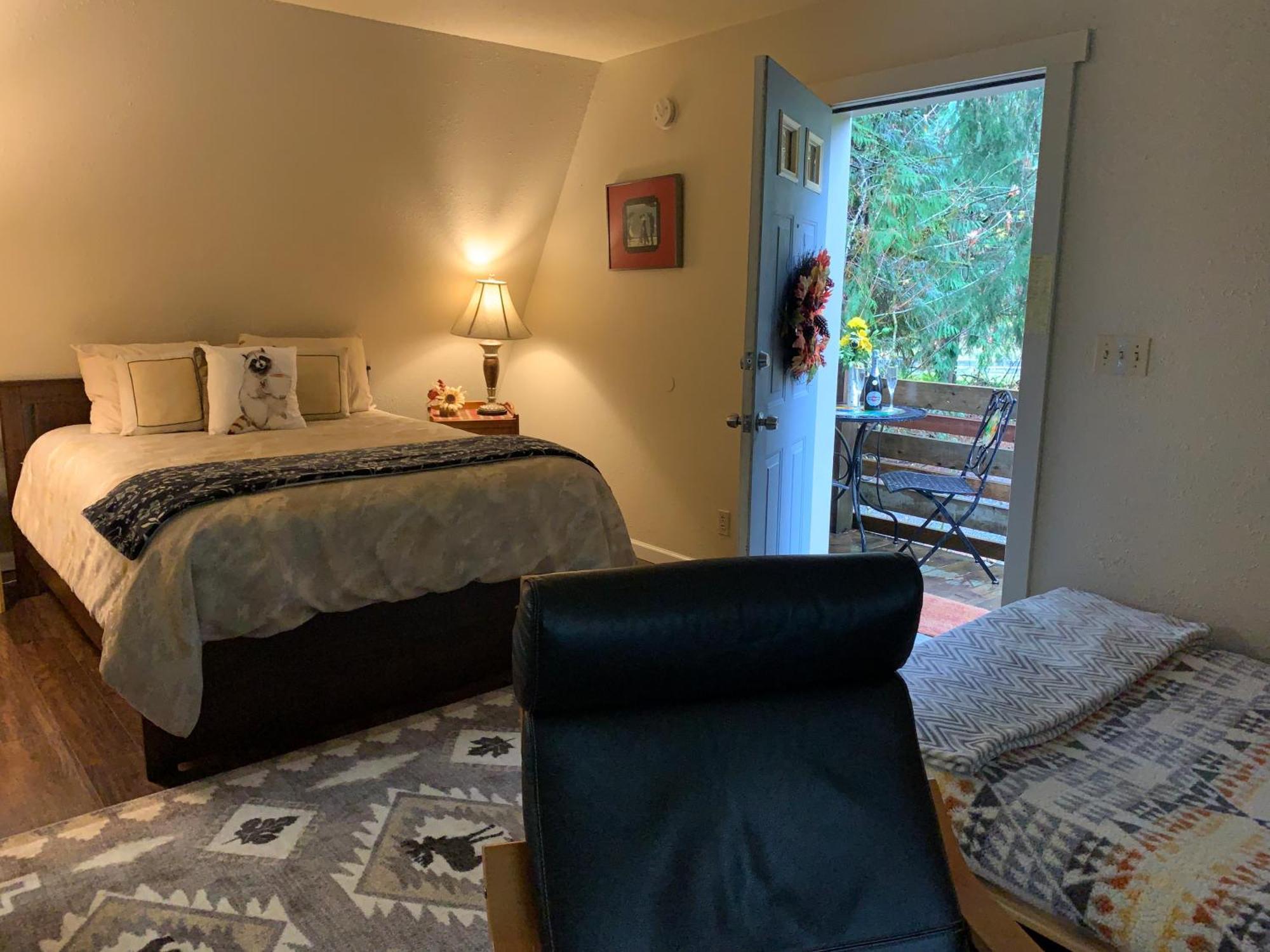 Mountain Meadows Inn & Chalet Suites Ашфорд Екстер'єр фото